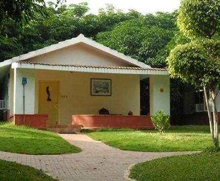 Pragati Resorts Kundakal 外观 照片